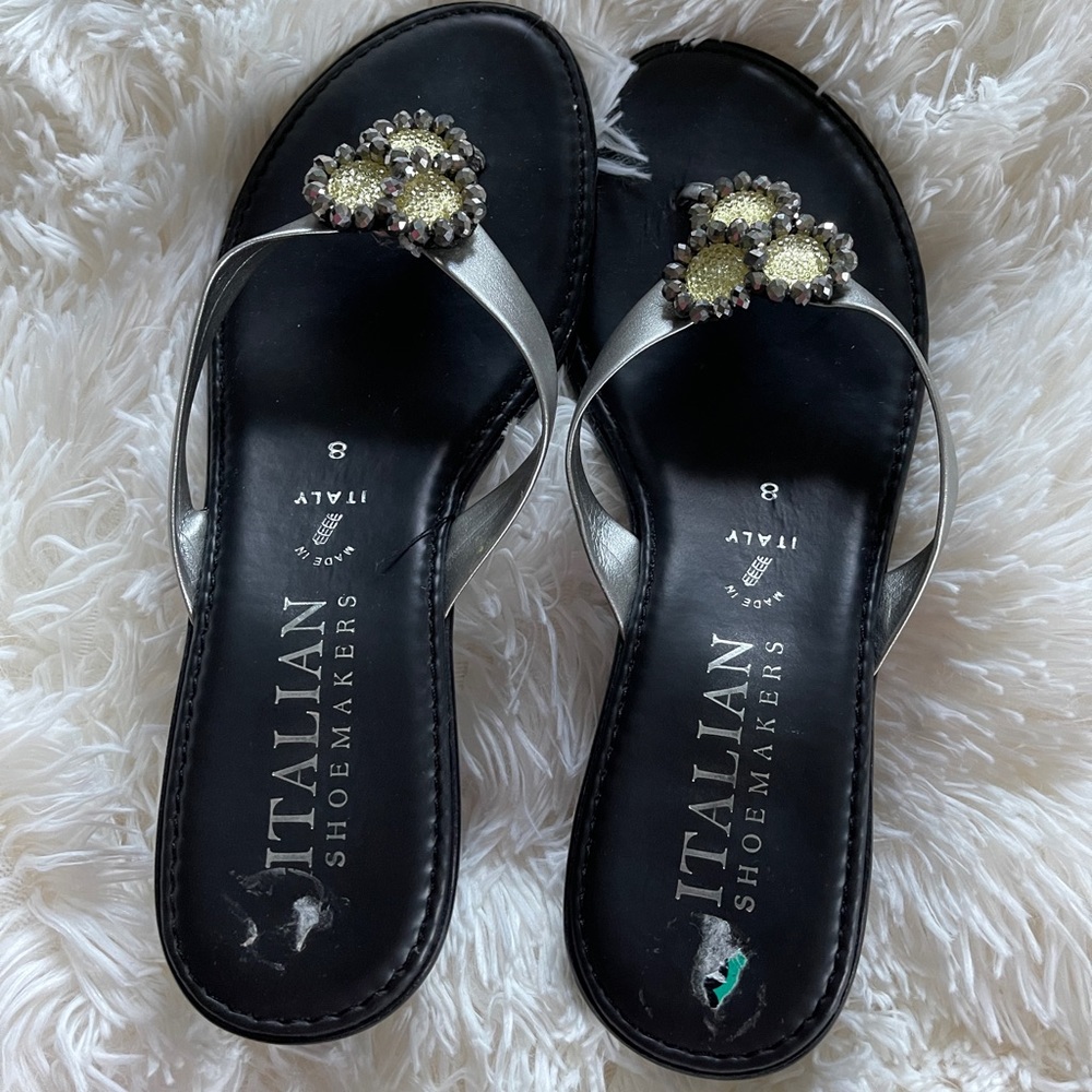 Black heeled thong sandals